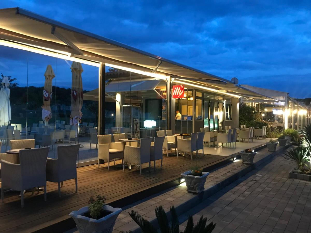 Nadija Apartmani Poreč Exteriör bild